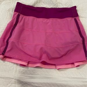 Lululemon pink skirt size 6.